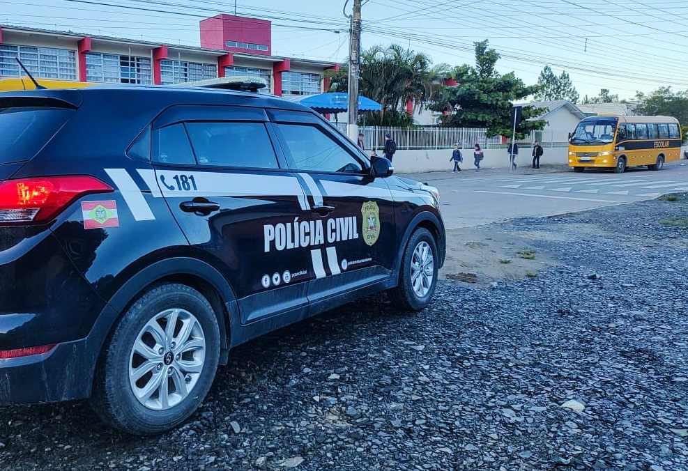 Polícia Civil participa de palestra de orientação a pais e educadores da  Grande Florianópolis - PCSC