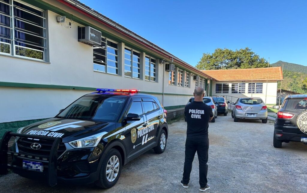 Polícia Civil participa de palestra de orientação a pais e educadores da  Grande Florianópolis - PCSC